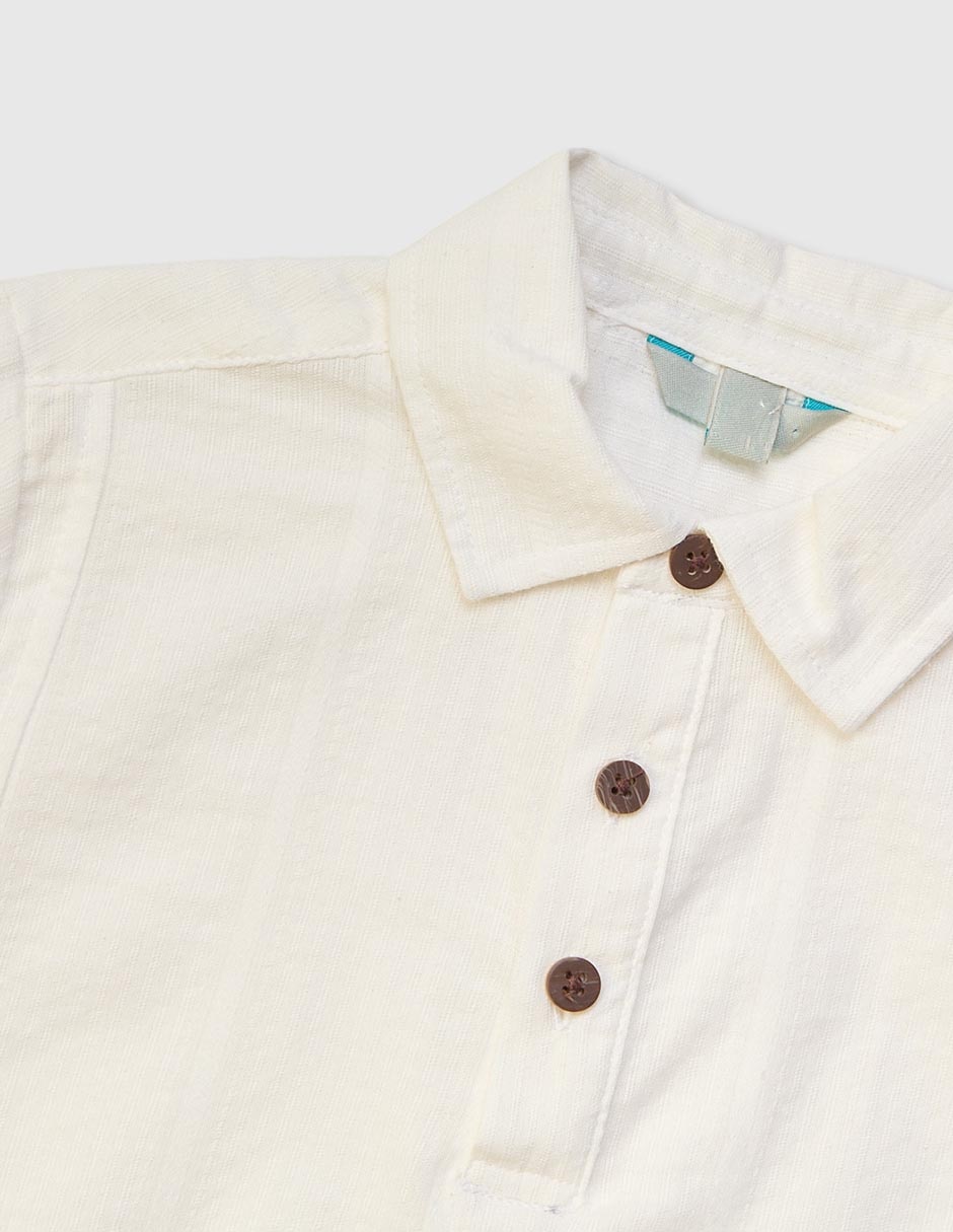 Playera tipo polo para niño
